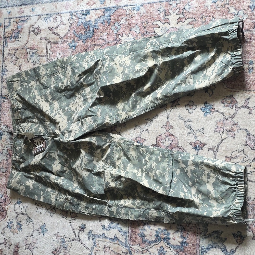 NWT U.S. Army ECWCS Gen III Level 6 Extreme Cold/Wet Weather Trousers Camo Lg R